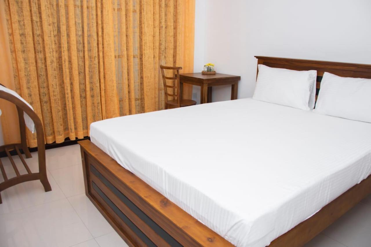 Sanmi Airport Resort คาตุนายากา ภายนอก รูปภาพ