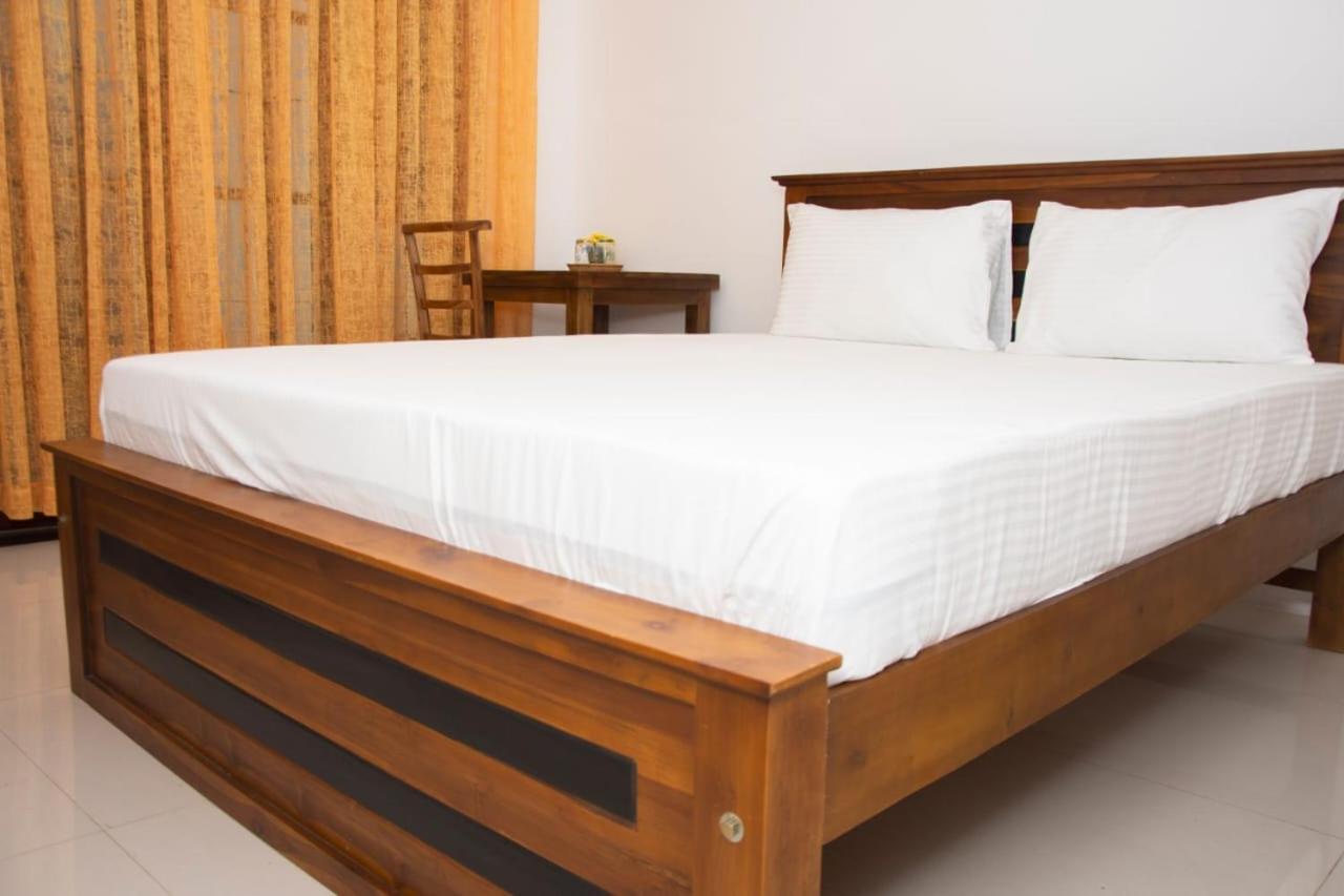 Sanmi Airport Resort คาตุนายากา ภายนอก รูปภาพ